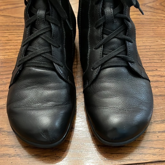Naot Patu lace up ankle boots, size 38 (7.5) - Picture 8 of 16